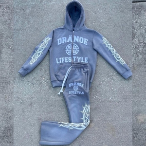 Conjunto de Dos Piezas de Ropa Deportiva con Logotipo Personalizado 100%, Sudadera con Capucha de Alta Calidad, Diseño Simple con Letras Impresas en Algodón 100% - Product Image 5