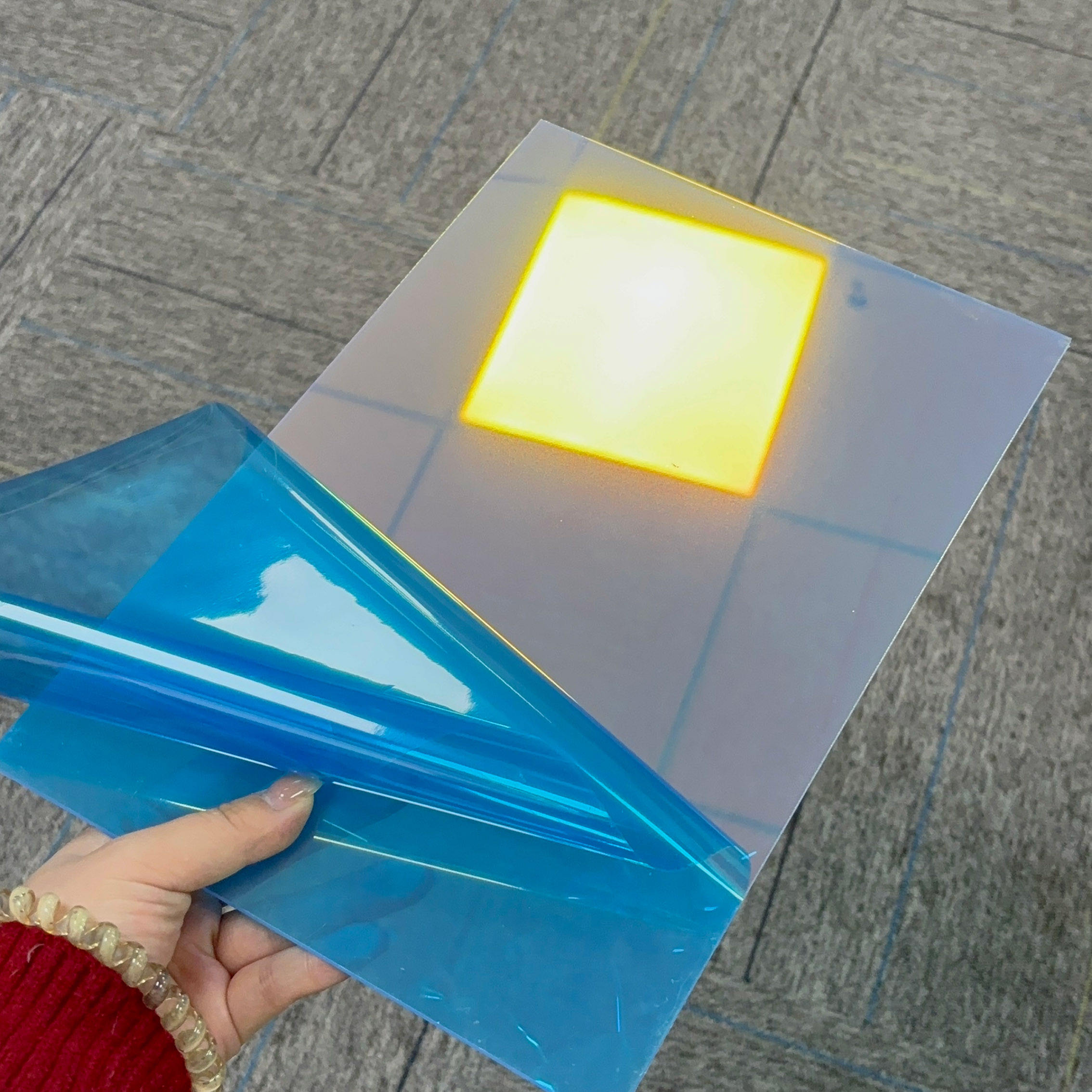 สีรุ้งเรียบ