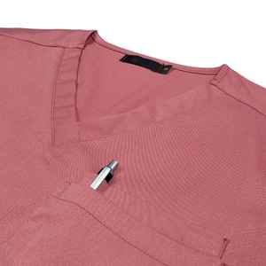 Uniformes de Enfermería Personalizados con Nombre, Cómodos y Elegantes, Tejidos en Algodón 100%, Ropa Médica a Medida para el Sector Salud - Product Image 2