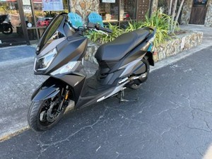 Scooter Urbain Électrique/à Injection Électronique DC SUPER PREMIUM 14 200i Monocylindre pour Trajets Urbains Origine États-Unis - Product Image 1