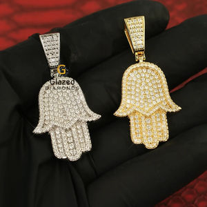Adorable colgante completamente helado Hamsa personalizado para hombre en redondo brillante Lab Grown VVs Clarity Diamonds 925 Sterling Silver - Product Image 4
