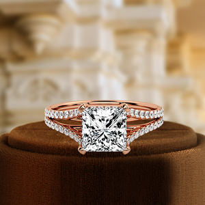 Anillo de Compromiso, Boda o Aniversario Cristiano Clásico Personalizable en Oro Rosa de 14K, Anillo de Novia de Lujo con Corte Princesa de 3CT - Product Image 1