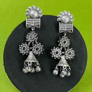 Pendientes de Latón con Acabado Antiguo, Joyería Étnica para Mujer, Regalo para Ella - Product Image 1