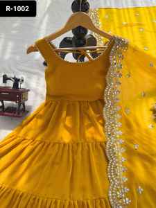 Ropa tradicional india Faux Georgette Anarkali Vestidos con borde de encaje y Dupatta con hilo con Secuencia Conjunto de borde de encaje - Product Image 5