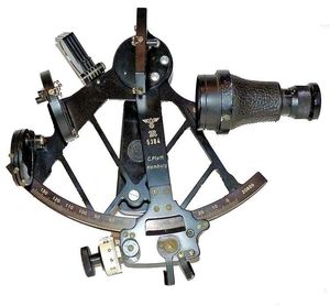 Livraison en laiton plaqué or Sextant allemand Sextant moderne premium fait à la main en laiton Sextant pour la décoration de la maison et de l'hôtel quantité minimale de commande - Product Image 3
