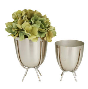 Maceta Contemporánea con Aspecto de Cobre con Soporte Alto de Hierro Dorado, Ideal para Hogares Modernos Escandinavos, Oficinas e Interiores Comerciales - Product Image 3