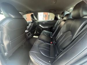 Toyota Avalon XLE AWD 2021 d'occasion, intérieur en cuir foncé, caméra de recul, taille des pneus R16, boîte de vitesses automatique, 4x4, essence - Product Image 4