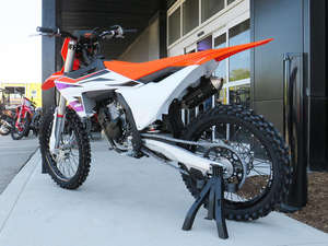 Prix réduit KTMS 125SX 2024 Outil de finition du béton léger et à haute efficacité Disponible pour l'expédition mondiale - Product Image 2