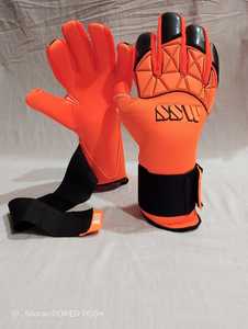 Gants de gardien de but avec logo personnalisé en gros Gants de football allemands en latex antidérapants Gants d'extérieur professionnels pour enfants et adultes - Product Image 6