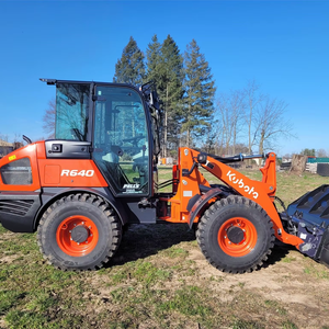2024 Kubota R640 Mini chargeuse sur pneus utilisée Skid Steer 0.7CUBLIC seau chenille avant rétrocaveuse industries agricoles moteur roulement pompe - Product Image 1