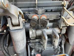 Tractor Kubota 2015 de gran potencia, tractor utilitario con motor diésel de 110 HP, tracción en las 4 ruedas - Product Image 3