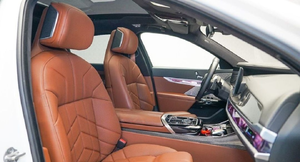 BMW 740i M-Sport USADO 2023 - Motor 3L - Híbrido 375hp Euro6 - TRANSMISIÓN AUTOMÁTICA - Volante a la Izquierda - Product Image 5