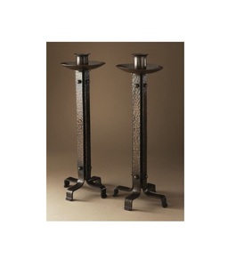 Charmant bougeoir rustique en fer forgé noir pour les arrangements de table à manger et le décor d'inspiration antique - Product Image 3