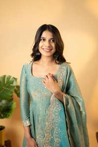 Elegante conjunto de Chinnon Anarkali Kurta con bordado detallado, Ropa Étnica cómoda y elegante para damas - Product Image 2