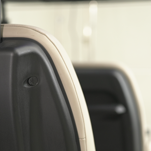 รถกอล์ฟหรูหราปรับแต่งได้ตามสั่ง ขายส่ง 2 4 6 8 ที่นั่ง ระบบกันสะเทือนขั้นสูง พื้นที่เก็บของเพิ่มเติม สำหรับโรงแรม หมู่บ้าน ราคาถูก - Product Image 6