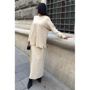 Conjunto de Falda Midi y Prendas de Punto 10231 Hecho de Tela de Lana Suave - Product Image 5