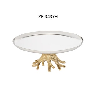 Support à gâteau moderne en métal noir mat pour boulangerie et café présentoir de comptoir restauration avec bords lisses moule en résine époxy - Product Image 2