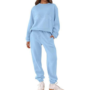 Conjunto de chándal deportivo de dos piezas con estampado de logotipo personalizado para mujer para invierno a un precio - Product Image 1