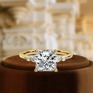 Bague de fiançailles solitaire en or rose 14 carats, diamant de laboratoire certifié IGI 1 carat princesse avec trois pierres latérales rondes, bague de mariage - Product Image 1