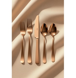 Couverts en acier inoxydable finition dorée, essentiels de salle à manger de luxe conçus pour rehausser l'élégance de chaque table - Product Image 5