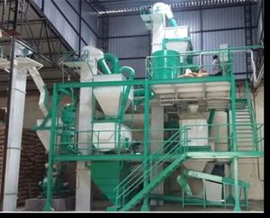 Machine de traitement verticale automatique innovante pour l'alimentation du bétail Nouvelle conception d'équipement d'usine - Product Image 2