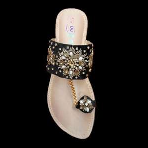 Chaussons élégants et de haute qualité pour femmes, légers, designs Desi Footwear, fantaisie pour l'hiver, l'été et l'automne, vente en gros - Product Image 5