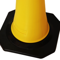Cône de signalisation extérieur imperméable résistant aux UV avec bandes réfléchissantes pour la construction routière et l'entretien des routes
