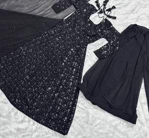Robe noire tendance de Style Bollywood en fausse floraison avec travail brodé pour les femmes indiennes pakistanaises portent dans les fêtes de mariage - Product Image 5