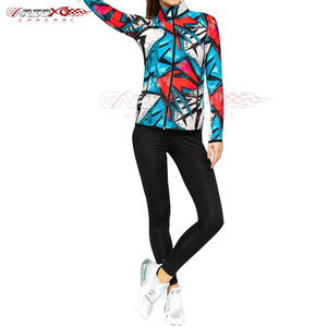 Chándal de mujer con estampado de sublimación y silueta elegante para estilo callejero, chándal de sublimación duradero para mujer - Product Image 1