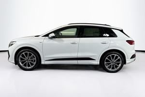 Audi Q4 Sportback E-TRON AWD Crew Cab Pickup Usado 2023 - Product Image 2