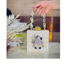 กระเป๋าคลัทช์สำหรับผู้หญิงทำจากยางเรซินหัตถกรรมอินเดีย - Product Image 1