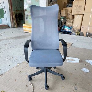 Silla de Oficina Ergonómica Contemporánea con Respaldo Alto de Malla y Base Giratoria para Soporte Lumbar y Alivio de la Fatiga en Talleres - Product Image 6