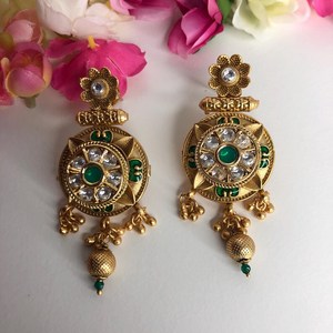 Ensemble de tour de cou Kundan artificiel en or de qualité supérieure avec boucles d'oreilles bijoux de mariée indiens ensemble de collier traditionnel pour les femmes - Product Image 1