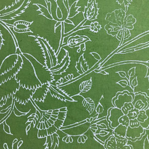 Tela de Algodón Estampada a Mano con Bloques Verdes |   Diseño de contorno floral blanco en tejido indio - Product Image 1
