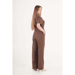 Mono Palazzo con Cinturón LUSTRIN Elegance para Mujer - Traje de una Pieza de Pierna Ancha en Poliéster y Elastano Marrón al por Mayor - Product Image 5