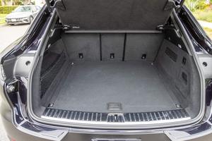 COCHE DE LUJO Cayenne GTS Coupé 2022 Inspeccionado, Motor V8 Biturbo, Tracción en las Cuatro Ruedas, Paquete Premium Plus - Product Image 5