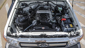 Limpieza de segunda mano TOYO_TA Land Cru_iser 76 D-Cab 2022 - Product Image 4