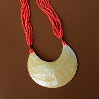 Pendentif de collier de perles de bohème fait à la main avec conception d'artisans balinais Shell MOP pour cadeau