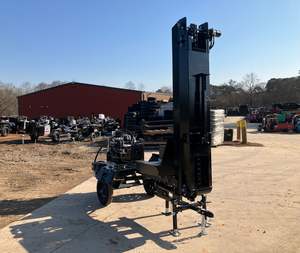 Trituradora de Madera Wolfe Ridge 28C de 28 Toneladas con Transportador Hidráulico y Motor - Capacidad de 20t/h - Product Image 3