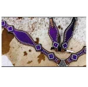 Conjunto de arreos de cuero occidental para caballos, brida y pechera resistentes con riendas para uso profesional de entrenamiento, de la India. - Product Image 1