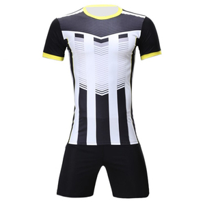 Maillots de football personnalisés par sublimation pour hommes et femmes, manches courtes, sur mesure, couleur unie, design personnalisé - Product Image 3