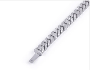 Pulsera de Diamantes: Pulsera de Plata de Ley con Diamantes de Moissanita en Forma de Corazón de Lujo (Oro Blanco) - Product Image 2