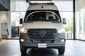 Mercedes-Benz Sprinter 3500 Furgoneta de Pasajeros, Recién Usada - Product Image 5