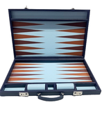 Jeu de backgammon moderne avec plateau carré, design dernier cri, composants en acrylique, bois et cuir multicolores, pour adultes
