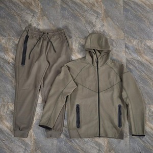 New OEM ODM Top Quality Premium Custom Logo <b>Tech</b> Fleece Men Sweatsuit Winter Spring Thick 2pcs Men Sweatshirt and Sweatpants - Product Image 6