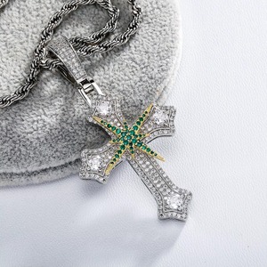 Collier pendentif croix en moissanite micro-pavée style hip-hop avec breloque chrétienne étoile - Product Image 2