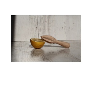 Exprimidor de Limones de Madera, Accesorios de Cocina - Product Image 3