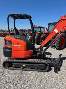Excavadora Compacta Hidráulica Kubota KX033-4 de 3.3T |   Miniexcavadora Kubota KX033-4 de 3.3 toneladas para paisajismo - Product Image 6