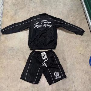 Streetwear été 2 pièces ensemble de chemises surdimensionnées personnalisé en nylon à manches courtes chemise à boutons et short de survêtement survêtement pour hommes - Product Image 1