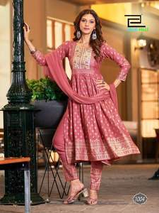 Dernière tenue de styliste Tenue indienne Pantalon Kurti en rayonne avec Nazmin Dupatta Exportateur et fournisseur indiens - Product Image 4